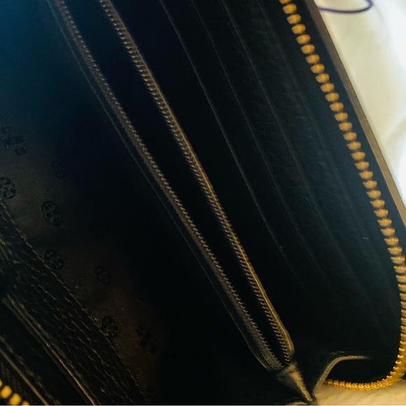 Tory Burch Black Wristlet Wallet - Picture 8 of 13